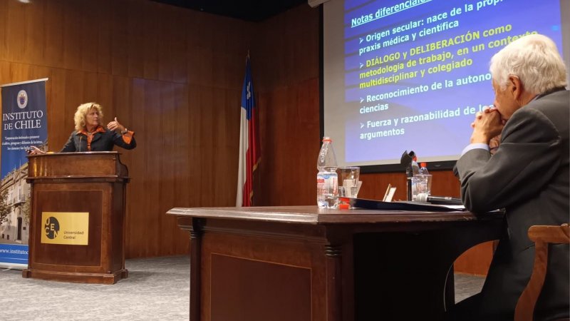 Gran convocatoria en XIII Seminario de Bioética de la Academia Chilena de Medicina “Una bioética para la sociedad”
